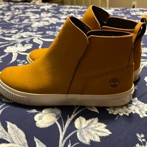 Timberland ankle sneakers. Only worn once.